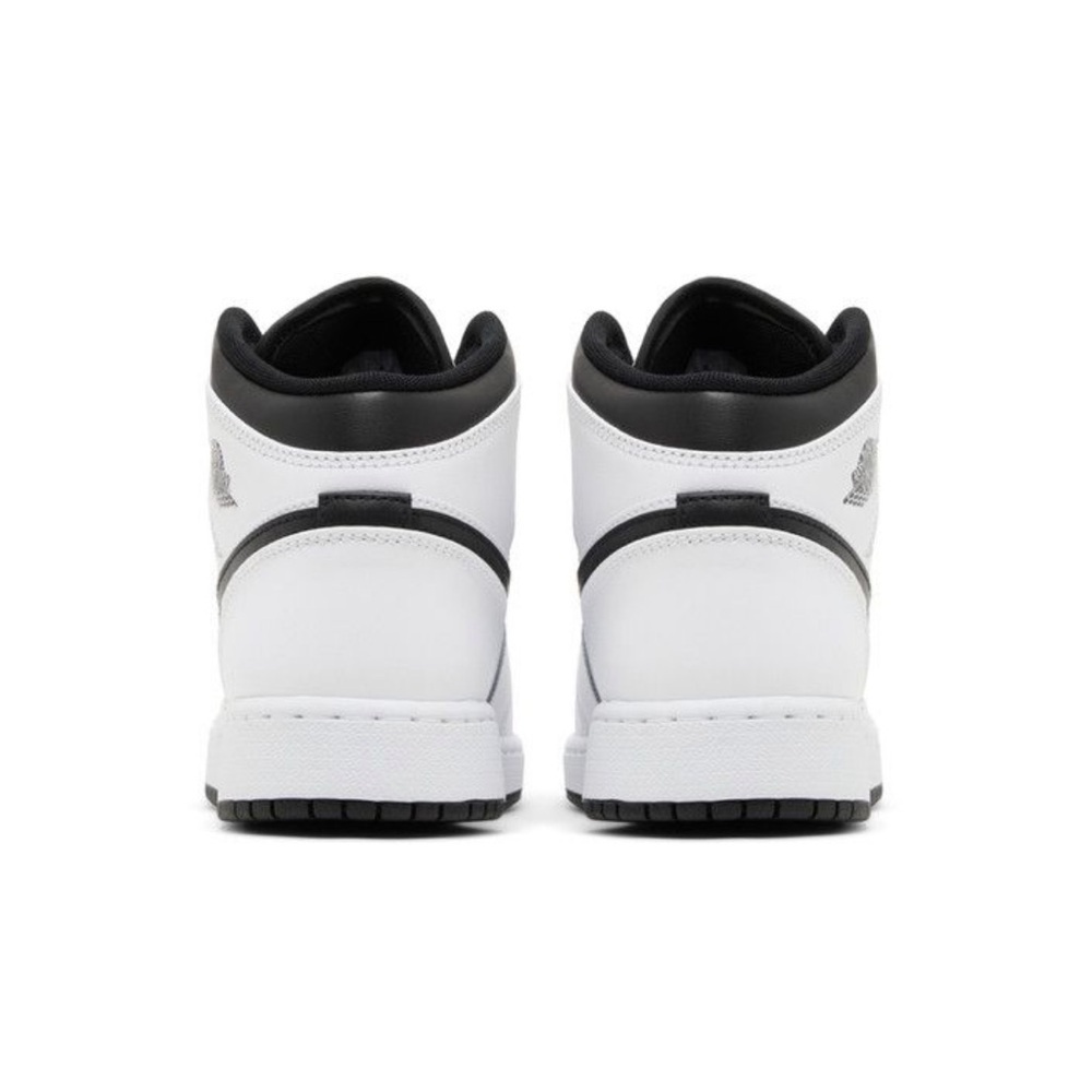Jordan 1 mid
Gs
Reverse panda
Brand new - Picture 8 of 11